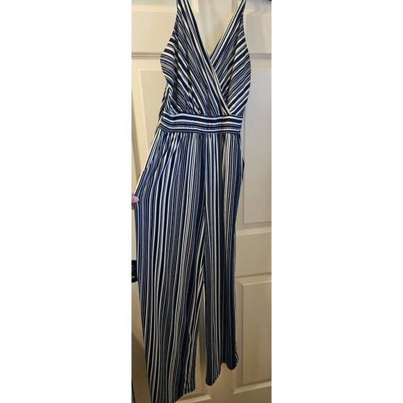 Striped Romper Jumpsuit Size Small Kaileigh Silky Blue&White Stripes w/Pockets - Picture 4 of 10